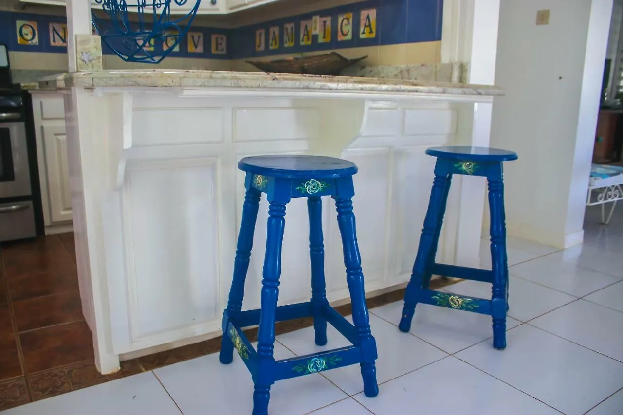 One Rythm-Beach Villa Silver Sands Jamaica