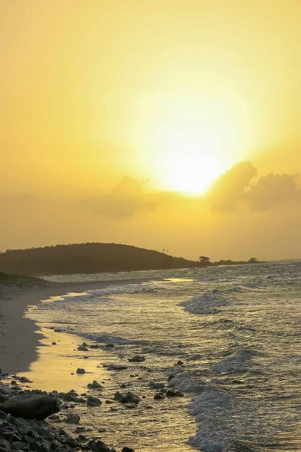 One Rythm-Beach Villa Silver Sands Jamaica